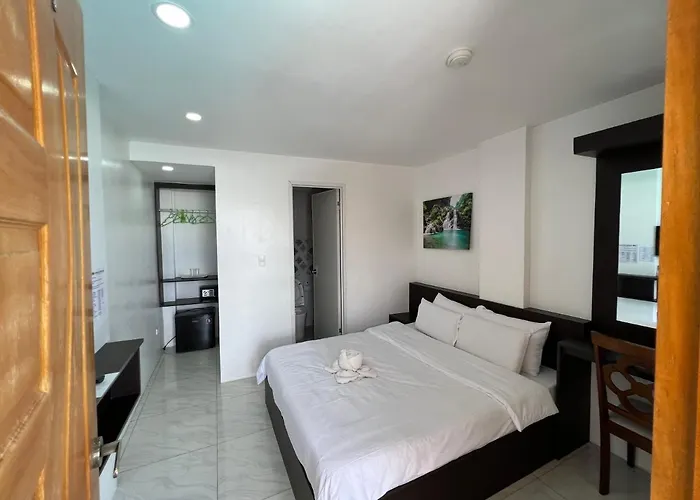 Gingging And Hotel 3*