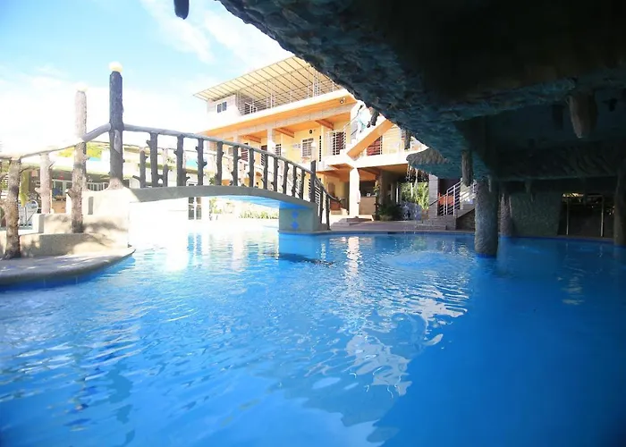 Gingging And Hotel 3*